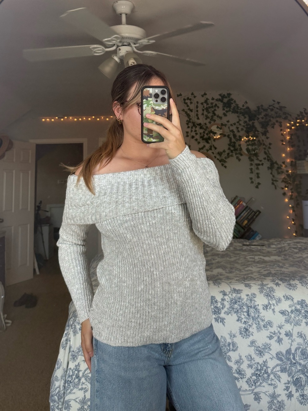 Hollister Light Gray Off-the-Shoulder Ribbed Sweater